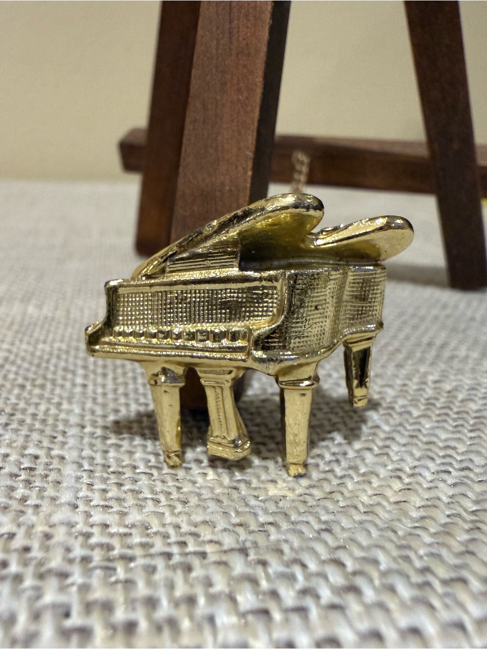 Vintage Gold Tone Grand Piano Dimensional Brooch Pin Music Lover Gift